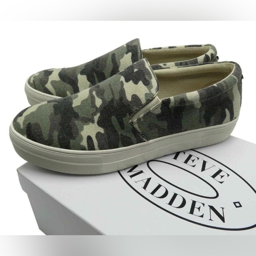 Steve Madden Camouflage Slip-Ons | 7